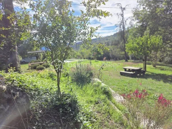 Maison cévenole 5 pièces 105 m2 sur 1 hectare , grange, piscine et rivière