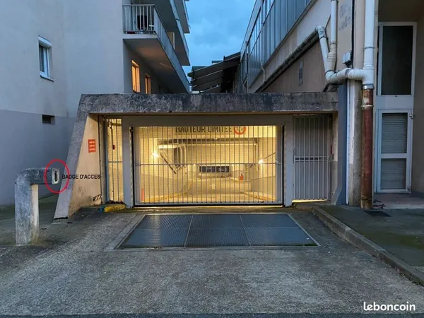 Place de parking à louer, Quartier Puy du Roy