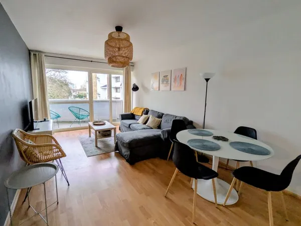 Loue chambre dans appartement en colocation