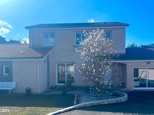 Maison familiale 170m² + piscine sur terrain de 1800m², secteur prisé Saint-Just