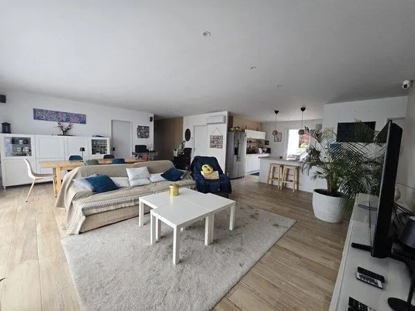 Maison 8 pièces 205 m²