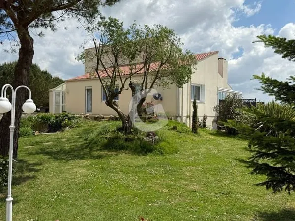 MAISON 5 PIECES 297M² A VENDRE LA JONCHERE