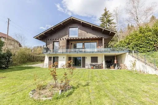 Maison 6 pièces 214 m²
