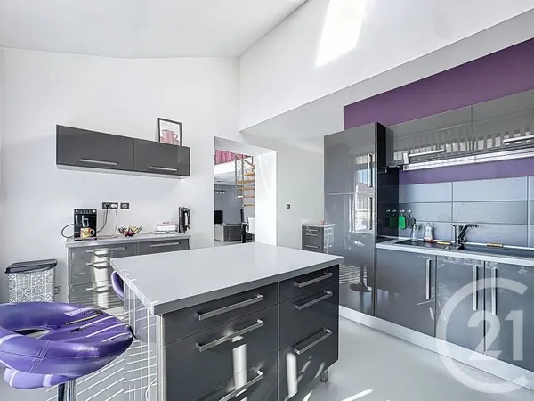 Maison 3 pièces 140 m²