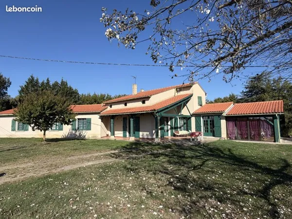 Villa 9 pièces 200 m²