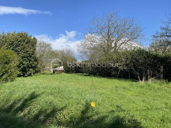 Terrain 811 m²
