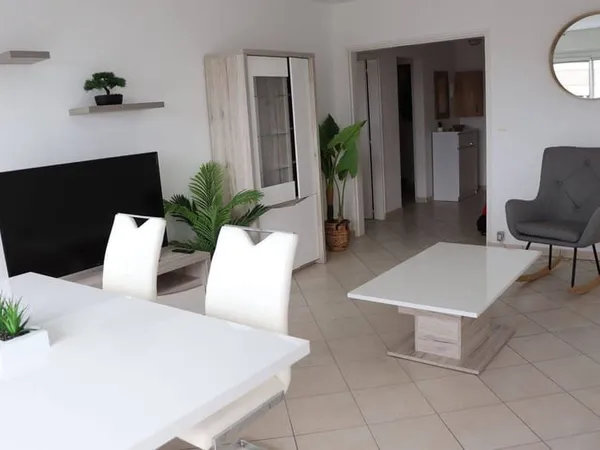 Appartement 5 pièces 11 m²
