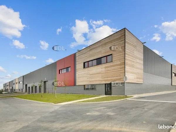 Local d'activité 3 149 m²