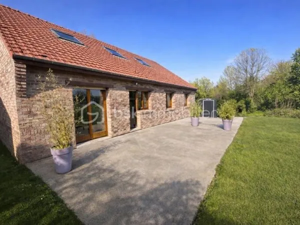 Maison individuelle semi plain-pied 5 ch et garage