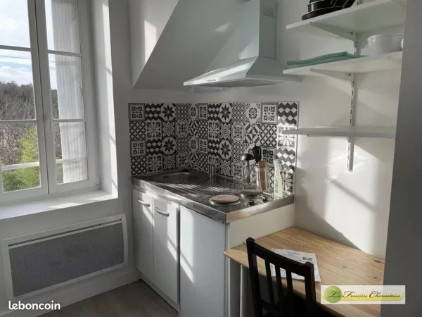 Studio 1 pièce 12 m²