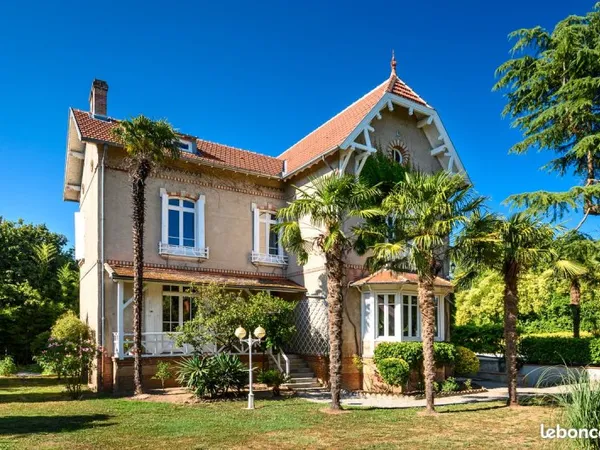 Maison de ville au calme