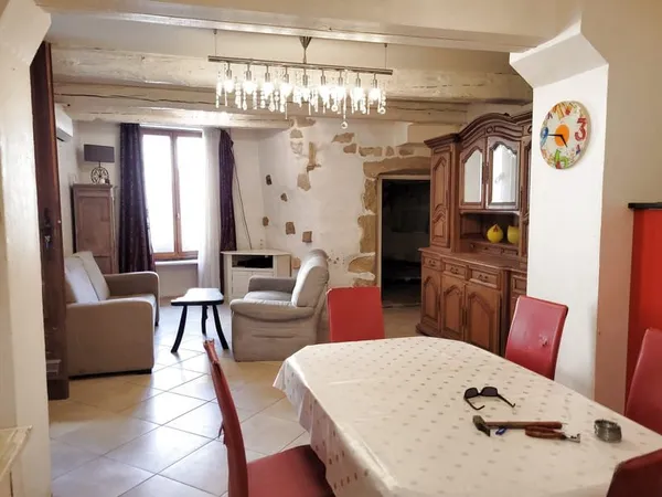 Fleury d'Aude Maison de village sur 3 niveaux de SH 100m2 av