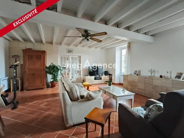 Maison en pierre 190m2 - 3 chambres - bureau - Jardin
