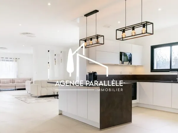 Maison Standing - 146 m² - 3 Chambres - Piscine