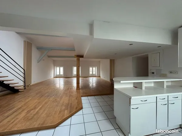 Loft 3 pièces 123 m²