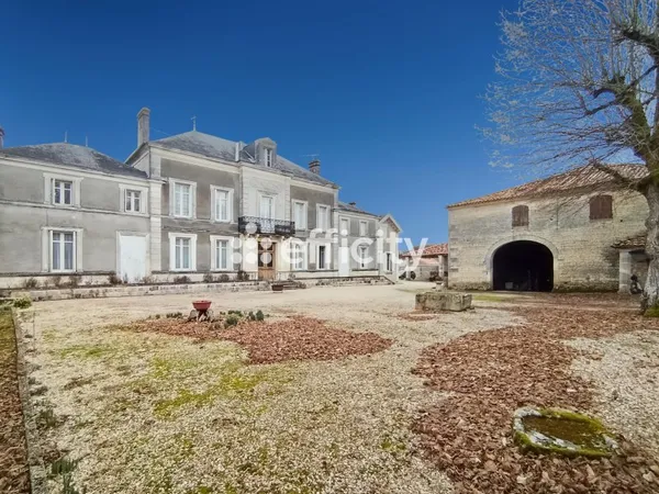 Maison 15 pièces 425 m²