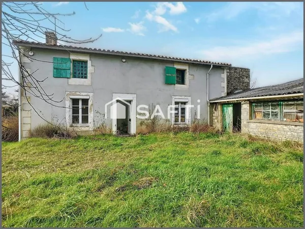 MAISON À RÉNOVER AVEC BEAU POTENTIEL