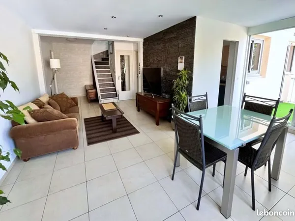 Bel appartement de 5 pièces de 101m² avec terrasse et proche du centre ville