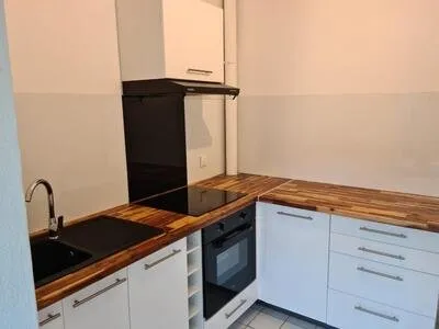 CHARMANT APPARTEMENT T2 MEUBLE RENOVE