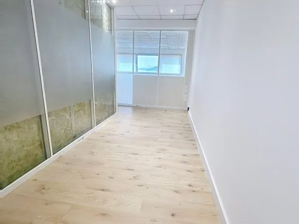 Local professionnel 135 m²