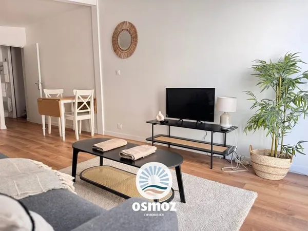 Studio en parfait état, vendu meublé !