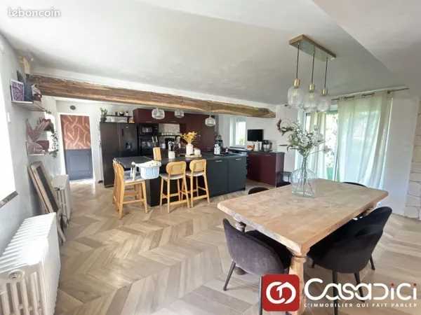 Propriété 7 pièces 182 m²