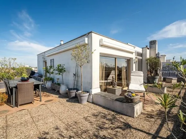 Magnifique duplex 194 m² avec terrasse à Caudéran