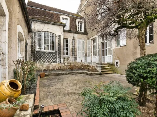 Demeure historique, au coeur d'Auxerre