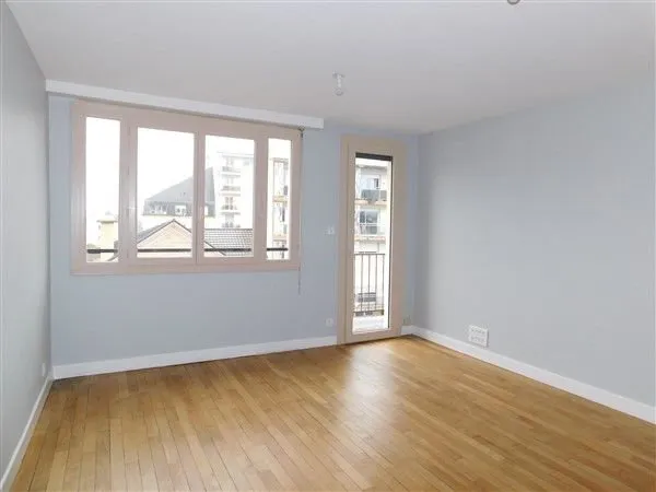 Appartement lumineux de 50 m2 avec balcon, ascenseur et cave
