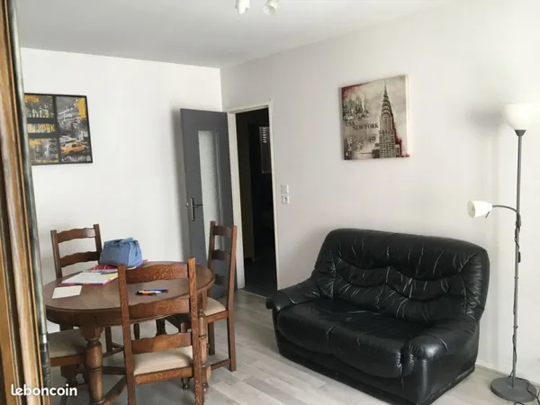Vends T3 dernier étage 65m² avec loggia