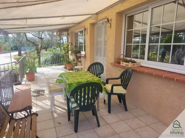 Villa 8 pièces 270 m²