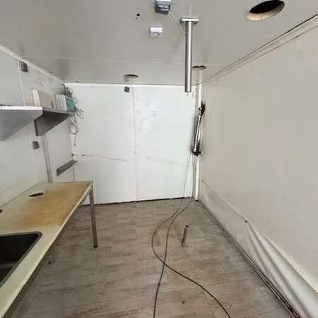 Local restaurant 9 m²