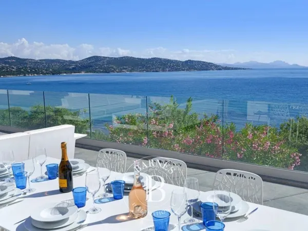 LOCATION SAISONNIÈRE - SAINTE-MAXIME - VUE MER PANORAMIQUE - 6 CHAMBRES