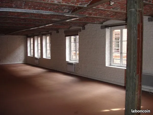 Loue bureau 100 m2 environ, cachet, vieux-Lille proche gares