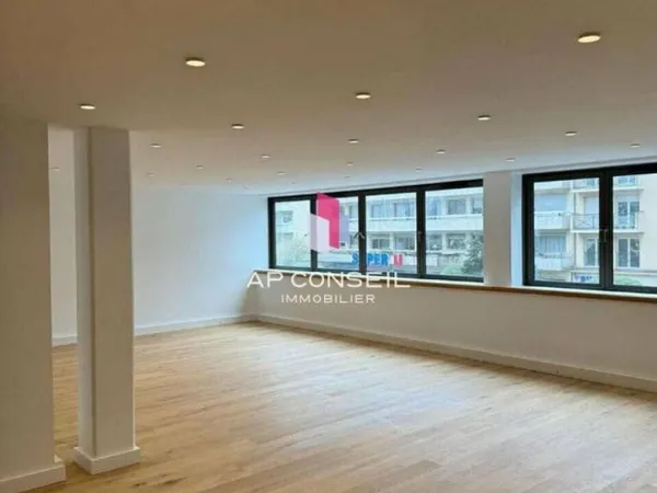 Bureau 105 m²
