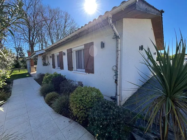 Maison 3 chambres au calme. Terrain 549 m² Biganos