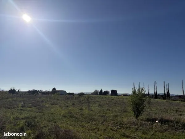 Terrain 350 m² Montelimar