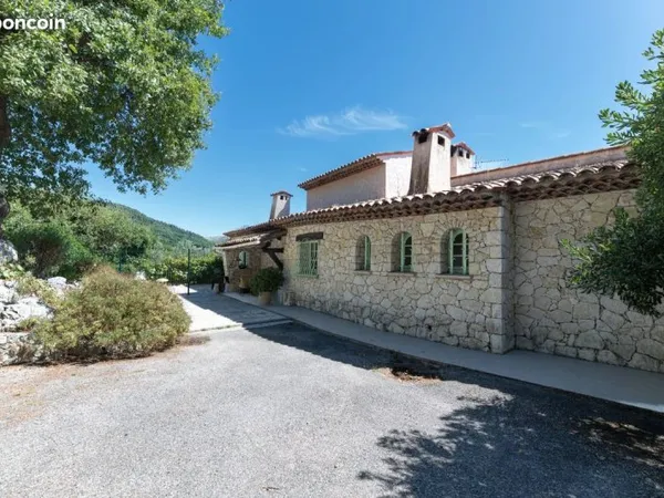 Villa 7 pièces 309 m²