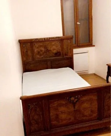 Chambre meublée
