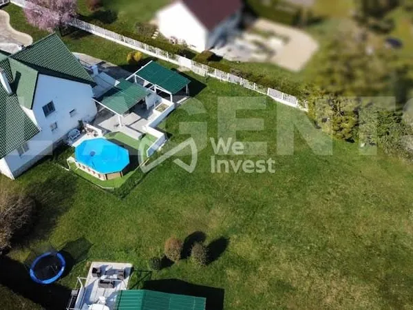 Maison 10 pièces 244 m²