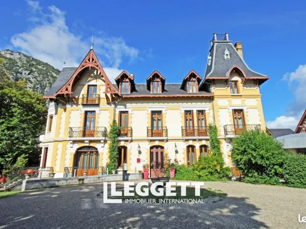 Commerce hôtel 1 000 m²