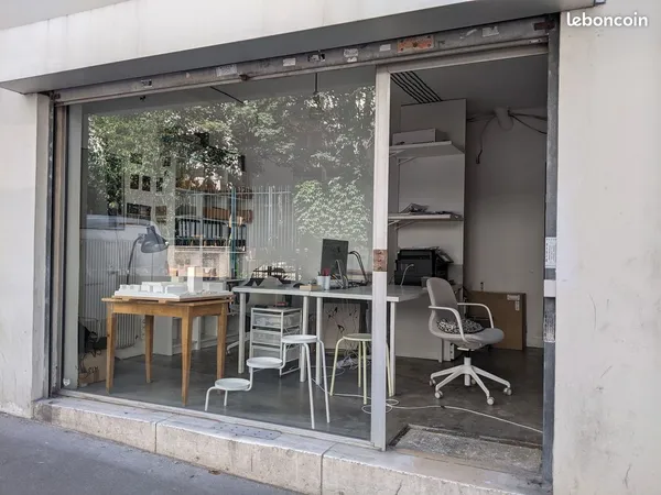 Local commercial + studio attenant