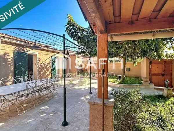 Villa de Plain Pied, 4 chambres, sur 593 m² clôturé, en excellent état.