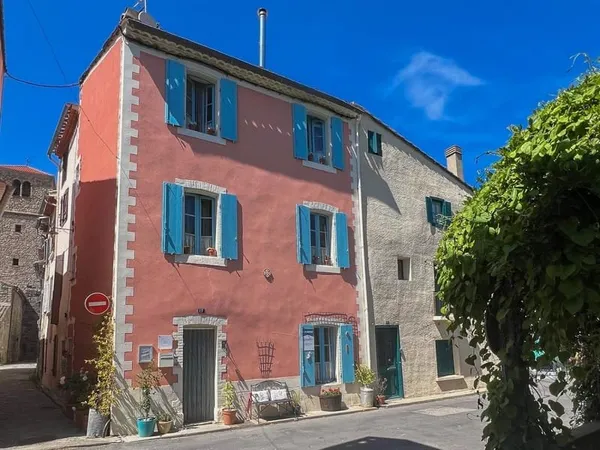 Charmante maison de ville avec vue sur la montagne