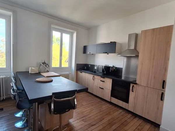 T4 Duplex rénové avec gout- Proximité centre-ville (5 min à pied)