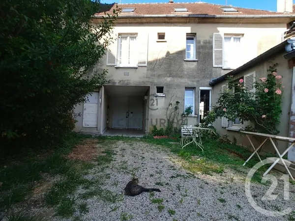 Bâtiment 134 m²