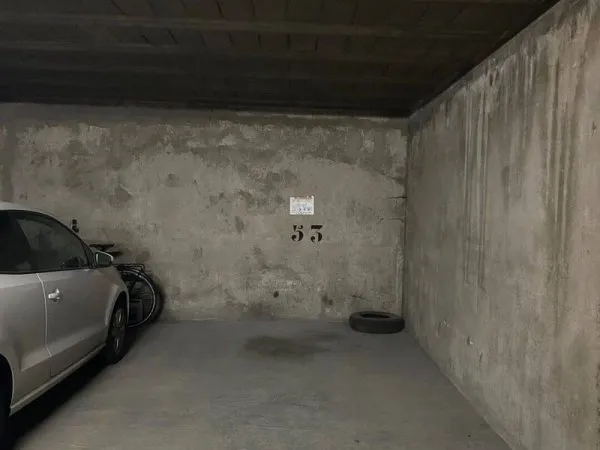 Parking 13 m²