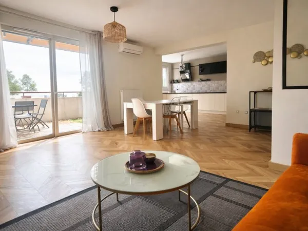 grand appartement T3 meublé