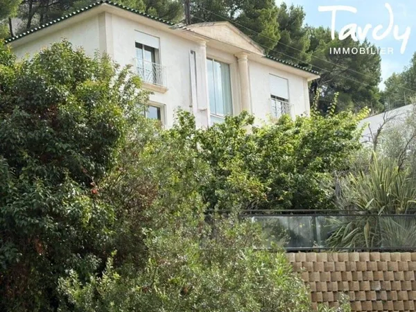 Villa 10 pièces 430 m²