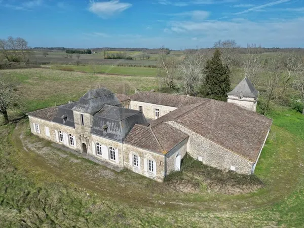 Domaine du Xvii siècle à fort potentiel